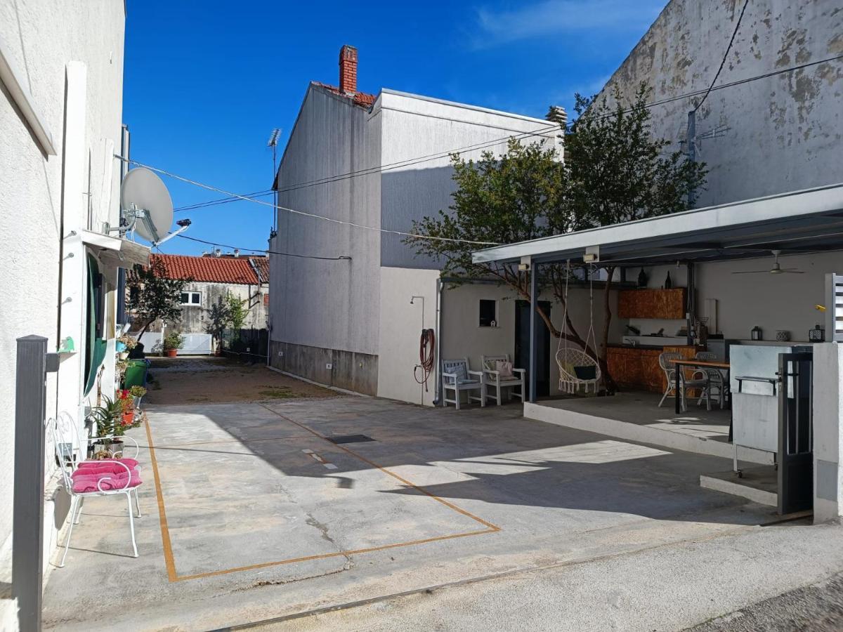 Vrime Apartment *